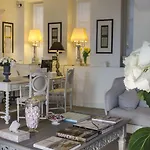 Rivalago Hotel