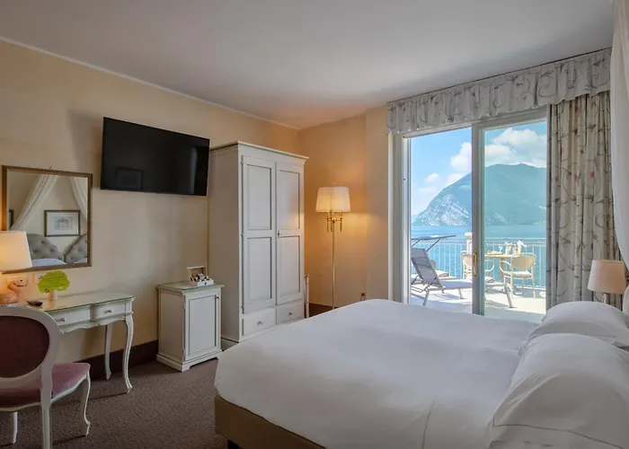 Rivalago Hotel