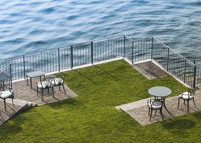 Rivalago Hotel